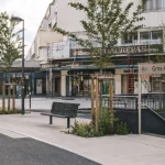 Gros chene Rennes : Maurepas, entrée métro ligne B, commerces et trottoir rénové